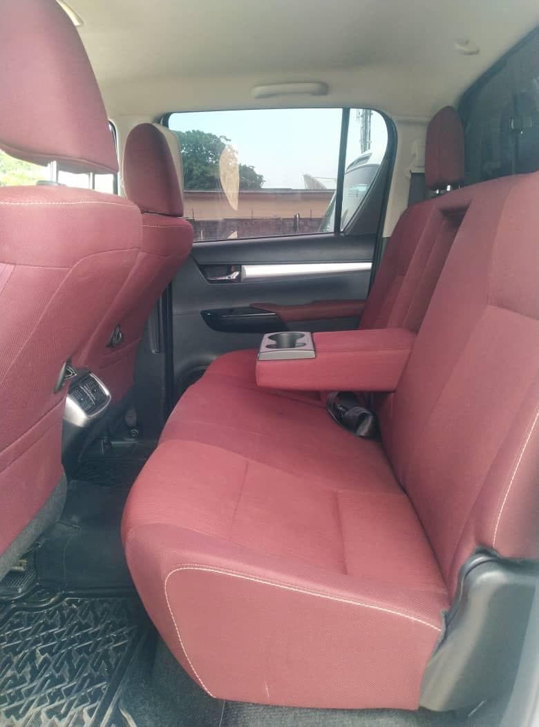 2021 Toyota Hilux available for hire in Lagos, photograph 4