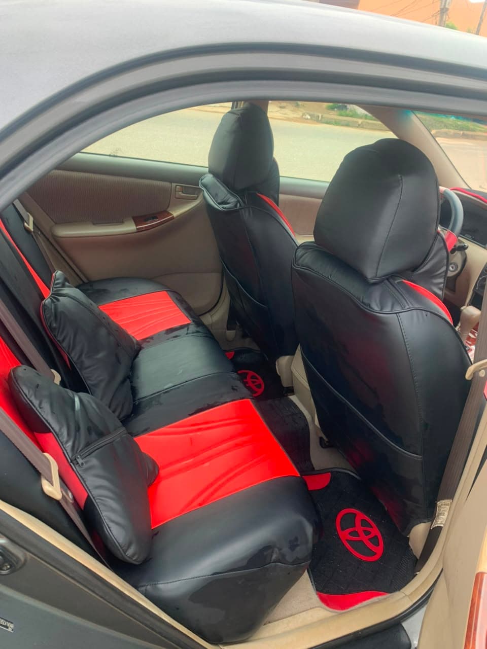 2006 Toyota Corolla available for hire in Lagos, photograph 5