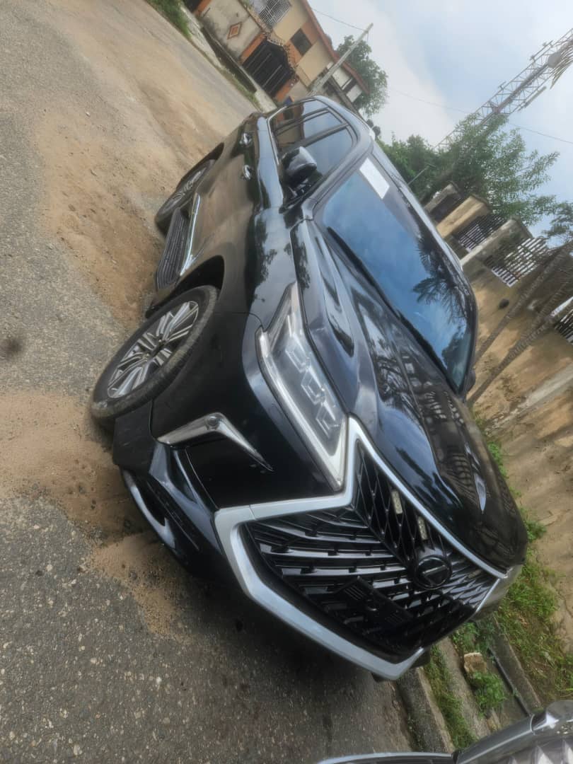 2017 Lexus LX570 2017 available for hire in Lagos