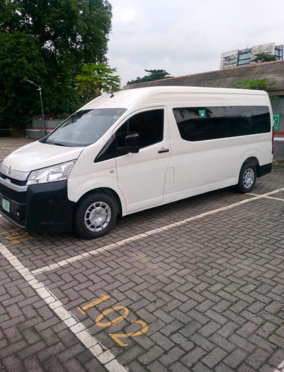 2022 Toyota Hiace available for hire in Lagos, photograph 2