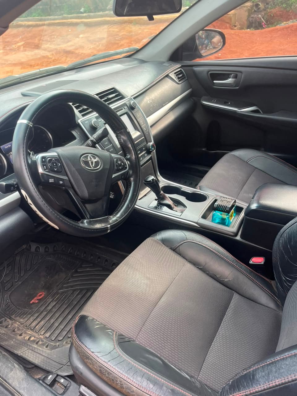 2016 Toyota Camry available for hire in Lagos, photograph 2