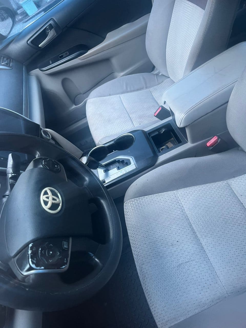 2013 Toyota Camry available for hire in Lagos, photograph 5