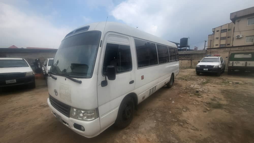 2015 Toyota Coaster Bus available for hire in Lagos