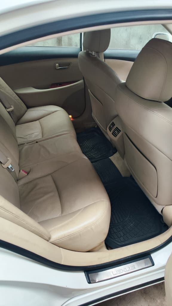 2008 Lexus ES350 available for hire in Lagos, photograph 4