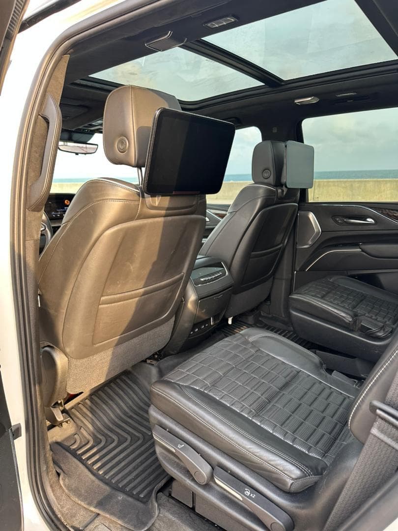 2022 Cadillac Escalade available for hire in Lagos, photograph 4