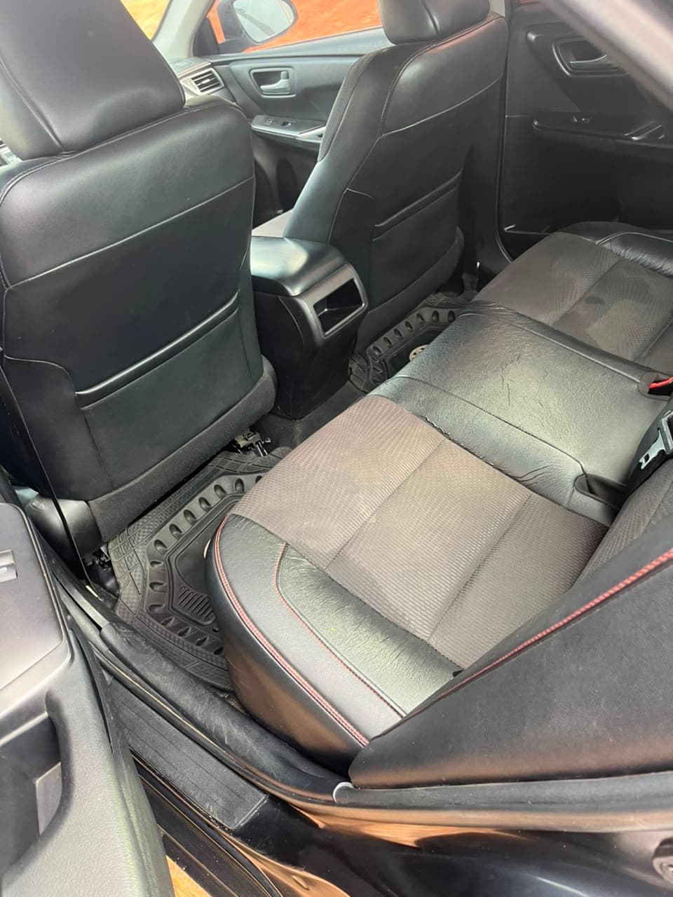 2016 Toyota Camry available for hire in Lagos, photograph 3