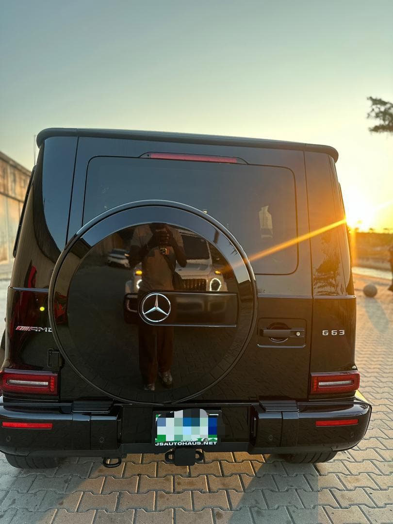2017 Mercedes-Benz G-Class (G-Wagon) available for hire in Lagos, photograph 3