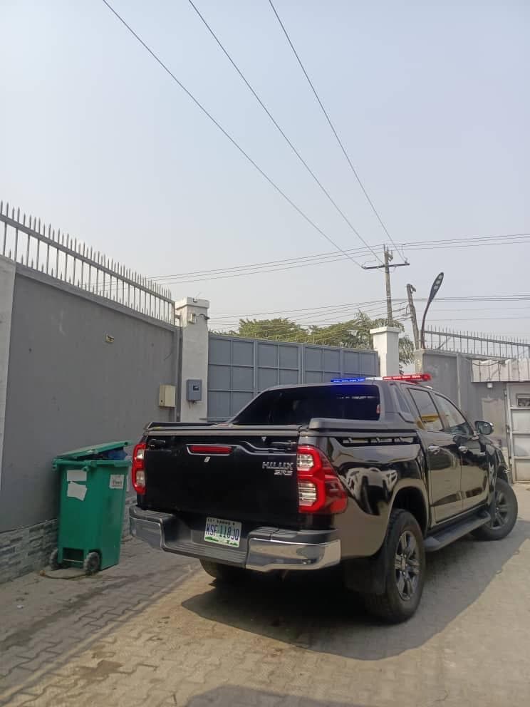 2023 Toyota Hilux available for hire in Lagos, photograph 4