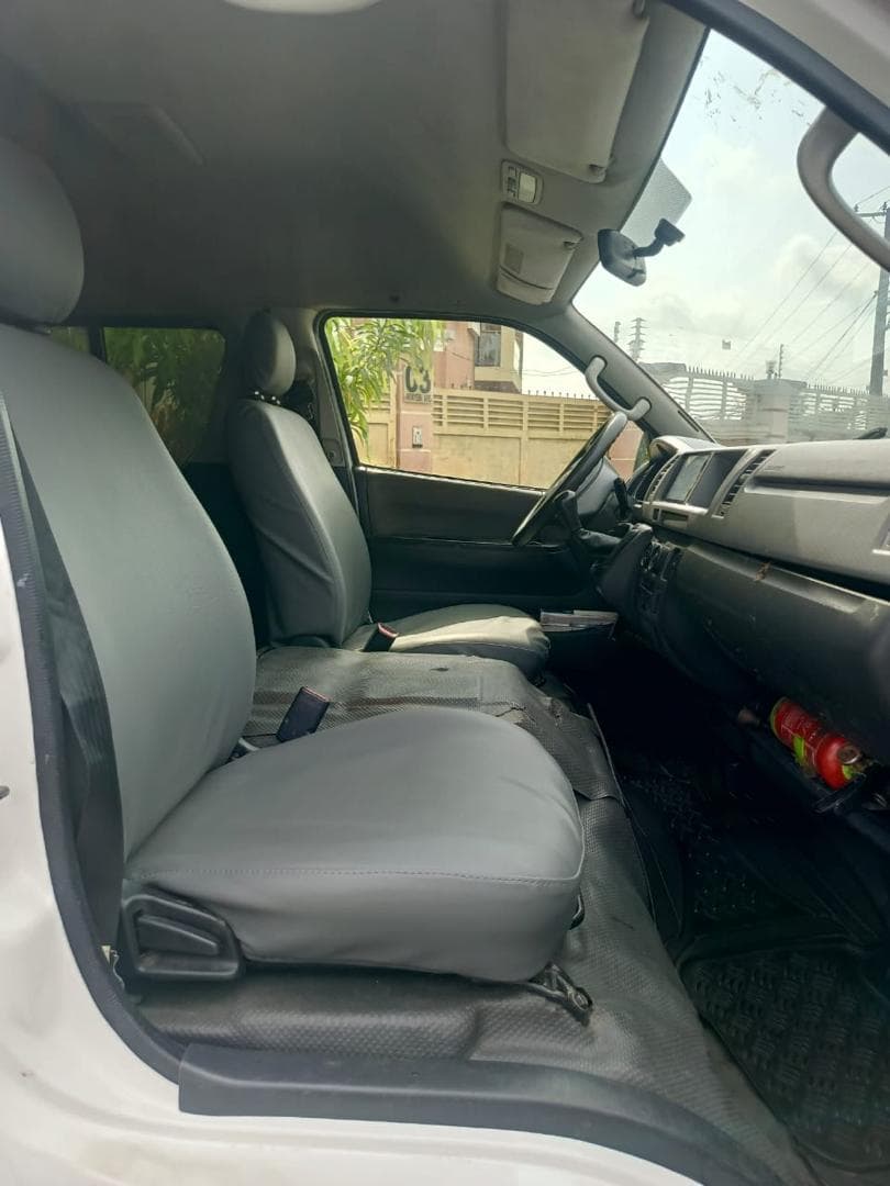 2016 Toyota Hiace available for hire in Lagos, photograph 3
