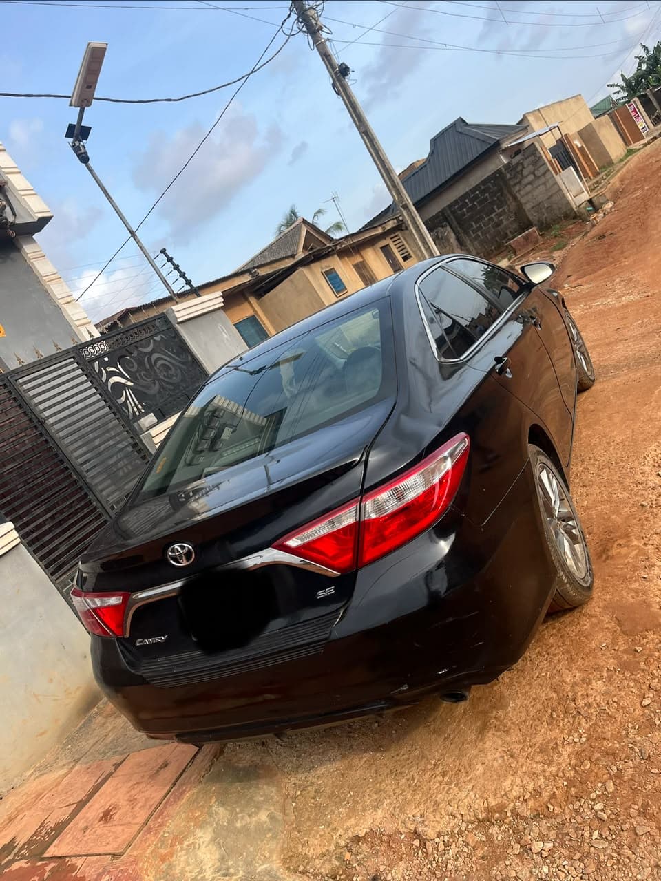 2016 Toyota Camry available for hire in Lagos, photograph 4